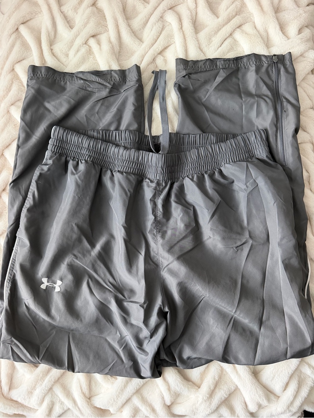 Under Armour Men’s Charcoal Athletic Shorts with Logo